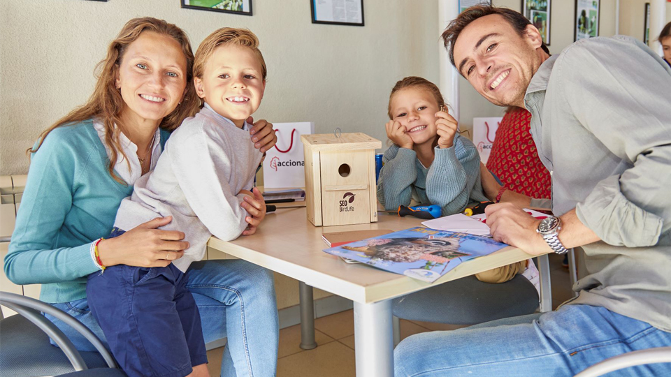 Preservación ambiental y protección de la fauna autóctona: así fue el taller de cajas nido en el Club de Campo Villa de Madrid