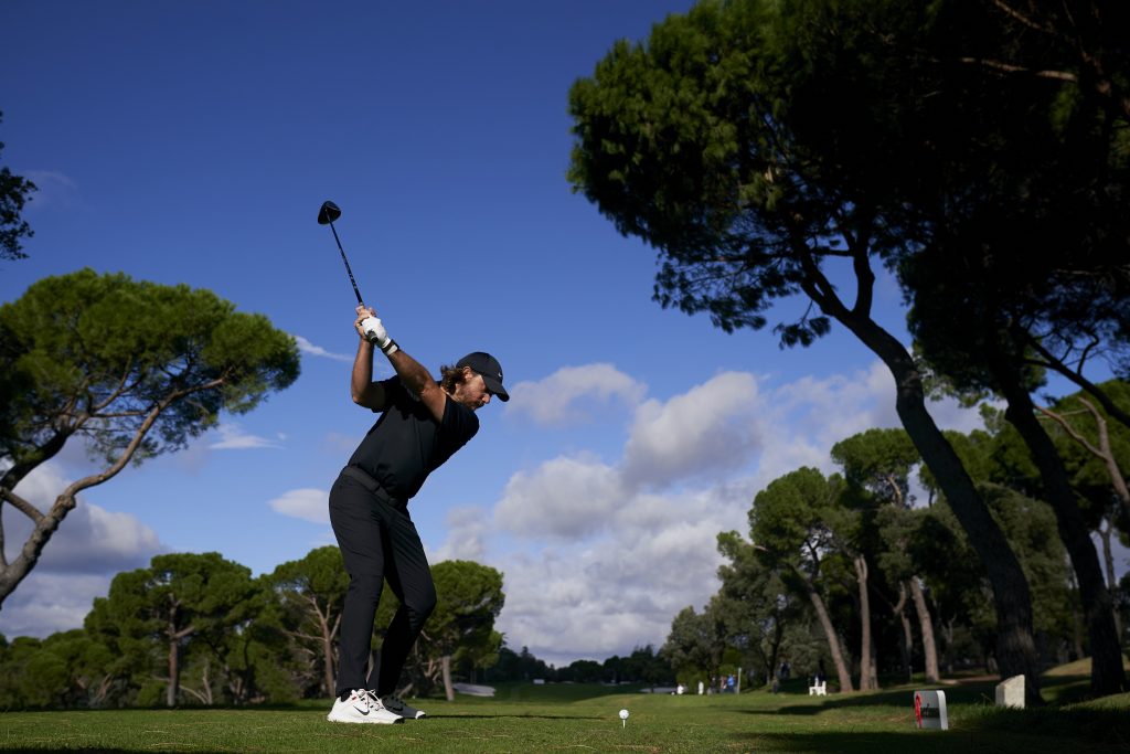 Fleetwood le enseña al mundo cómo se debe jugar en un huracán