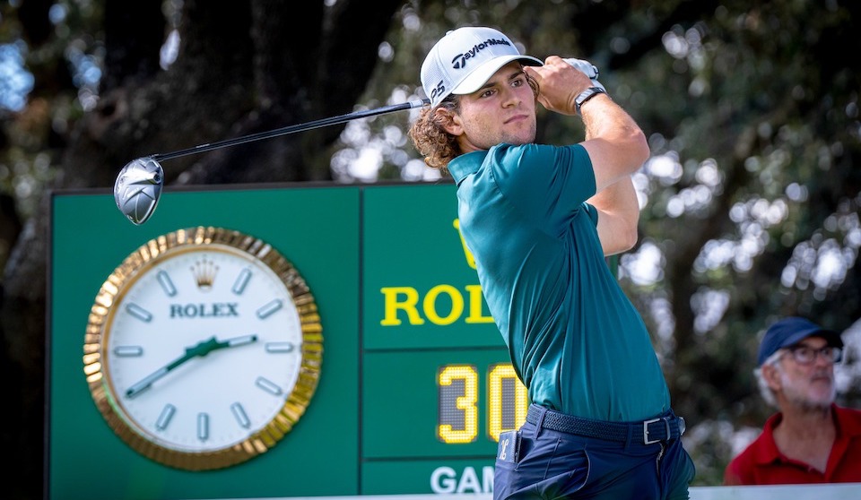 Ayora reacciona a tiempo para liderar a la Armada